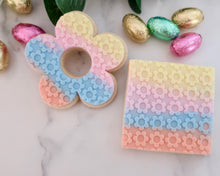 Load image into Gallery viewer, Daisy Pattern Texture Fondant Embosser - Made in the UK with Love  from House of Toot Sweet - Just £7! Shop now at House of Toot Sweet
