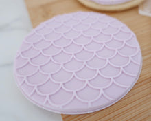 Load image into Gallery viewer, Mermaid Scales Linear Texture Pattern Cookie Embosser
