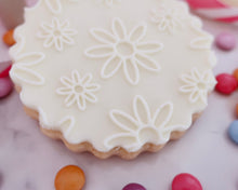 Load image into Gallery viewer, Daisy Flower Texture Embosser - Made in the UK with Love  from House of Toot Sweet - Just £7! Shop now at House of Toot Sweet
